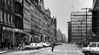 Rynek z widokiem na siedzibę banku