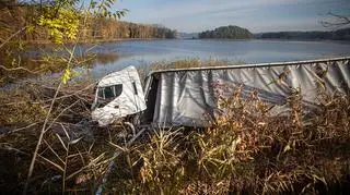 Kierowca najprawdopodobniej złapał gumę