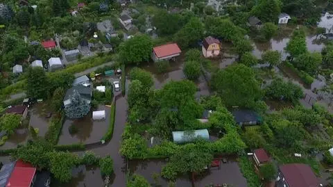Zalane ulice, piwnice i garaże. Zniszczenia po czwartkowych burzach