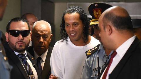Zakrapiane imprezy z kobietami. Areszt nie przeszkadza Ronaldinho w zabawie