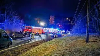 Czołowe zderzenie na DK 8 w Bardzie (woj. dolnośląskie)