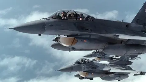 Reporter TVN24 w myśliwcu F-16. Z bliska zobaczył, jak wygląda przechwycenie innego samolotu