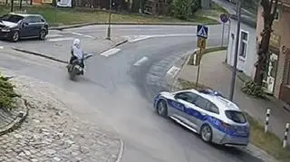 Motocyklistę ścigał policyjny radiowóz