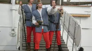 Halabardnicy promują akcję "Toruń za pół ceny"