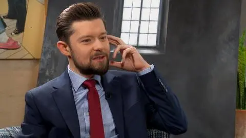 Ma na koncie dziesiątki książek. "Jak siadam do pisania, to jestem absolutnie przekonany, że nie umiem tego robić"