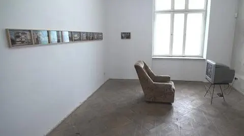 "100 kilometrów wędrują cząstki czyjegoś domu i życia". Co można obejrzeć podczas Warsaw Gallery Weekend 