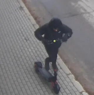 Policja szuka kierującego hulajnogą 