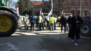 Protest rolników w Szczecinie trwa niezależnie od dymisji ministra rolnictwa - 05.04.2023 r.