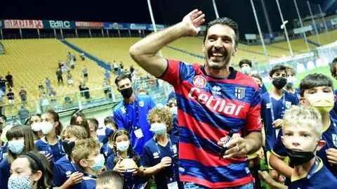 Buffon miał już odcinać kupony od sławy, ale ma misję. "Mogę grać jeszcze 4-5 lat"