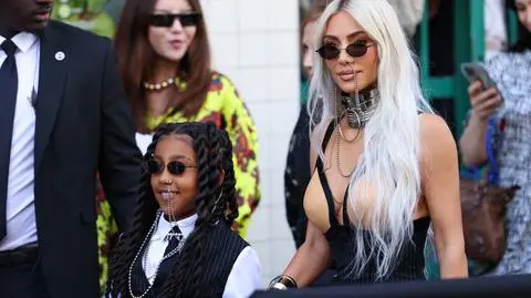 Kim Kardashian z córką North West na tegorocznym Paris Fashion Week