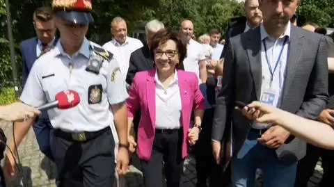 Jak marszałek Witek dba o kondycję dziennikarzy. "O, tu jest cień"
