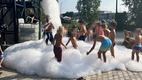 Zabawa w pianie skończyła się w szpitalu dla niektórych dzieci