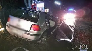Stracił panowanie nad autem i uderzył w drzewo na drodze pomiędzy Strugą, a Starymi Bogaczowicami