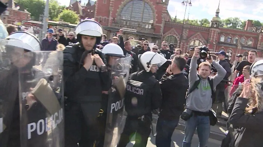 Protest podczas Marszu Równości