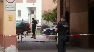 Policja zamknęła dostęp do podwórza