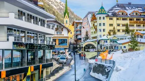 "Ibiza Alp" symbolem pandemii w Europie. Pierwszy proces przeciwko austriackiemu rządowi