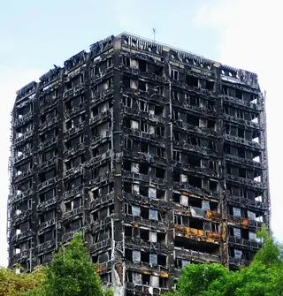 Grenfell Tower po pożarze