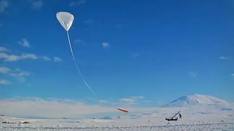 Każdego dnia na całym świecie trafia ich na niebo kilka tysięcy. "Mają jedną, bardzo dobrą cechę"