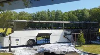 Autokar zapalił się stojąc na parkingu
