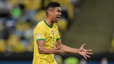 Nietypowy uraz wykluczył z gry Casemiro. "Odczuwa mocny ból i ma gorączkę"