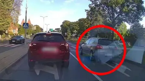 Mężczyzna wyprzedzał na przejściu dla pieszych