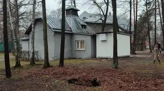 Ziemia zapadła się przy zabytkowej willi w Trzebini