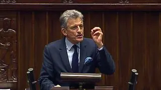 Piotrowicz (PiS): demokracja to tylko parawan dla waszych ciemnych interesów