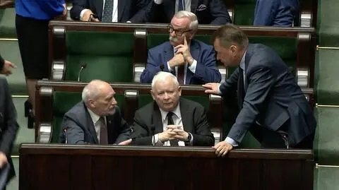 Tarcza antyinflacyjna, reparacje i katastrofa na Odrze w Sejmie. Oglądaj transmisję