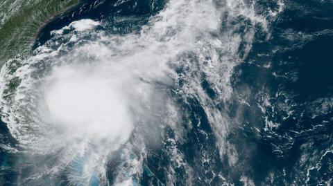 Burza tropikalna Isaias u wybrzeży USA. Niesie ulewy i porywisty wiatr