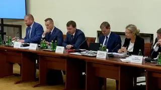 Przesłuchanie Donalda Tuska przed komisją ds. Amber Gold - część trzecia