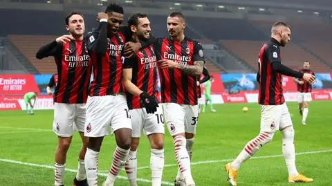 Królowie stałych fragmentów. Milan wyszarpał zwycięstwo i utrzymał prowadzenie
