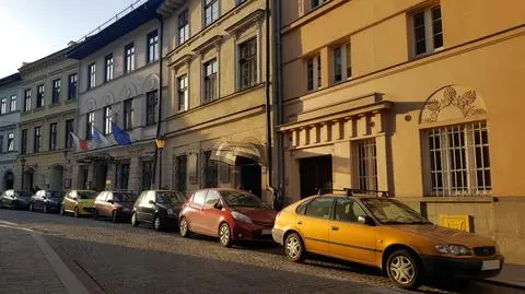 krakow samochody shutterstock_1109057162