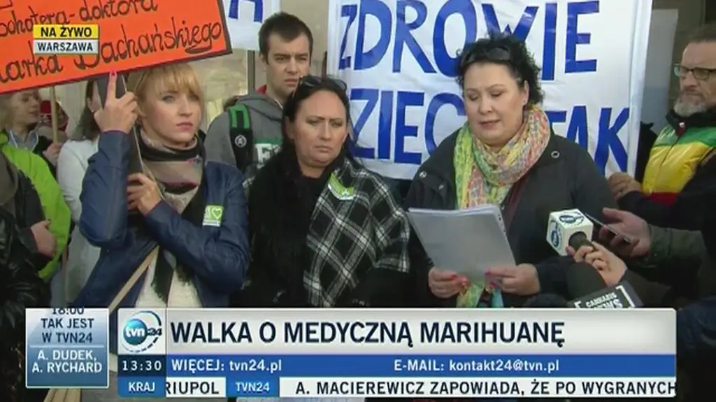 Pikieta rodziców w obronie dr