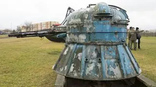 Armata morska jest jednym z eksponatów w Muzeum Wojska