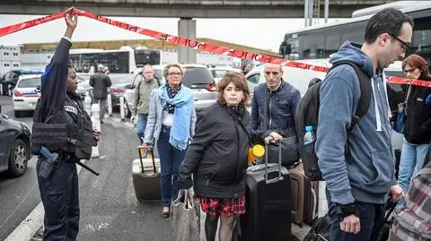 Według francuskich mediów napastnik rano miał wysłać SMS-a do swojego ojca