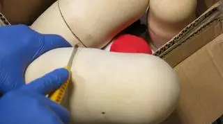 W ruch musial pójść nożyk do tapet