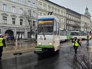 Zderzenie ciężarówki z tramwajem w centrum Szczecina