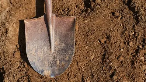 lopata shutterstock_1083827888