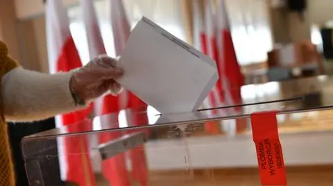 Lokale wyborcze będą czynne w godzinach od 7 do 21