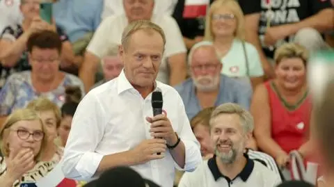 Tusk: 8 lat rządzą złodzieje, nikt się w Polsce już nie śmieje. Oglądaj na żywo w TVN24 i TVN24 GO  