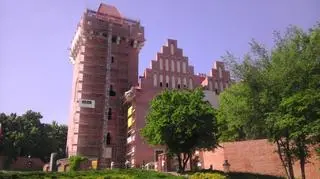 Budowa zamku na wzgórzu Przemysława (2012 r.)