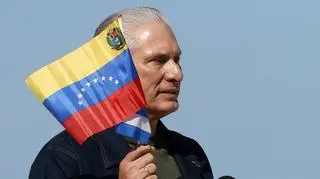 Podczas przemówienia 3 stycznia 2026 r. prezydent Kuby Miguel Diaz-Canel potępił pojmanie prezydenta Nicolasa Maduro i jego żony Cilii Flores przez USA.