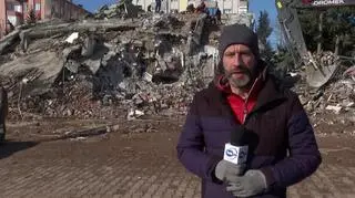 Polscy ratownicy uratowali kobietę. Relacja reportera TVN24 Pawła Łukasika, który wraz z operatorem Tomaszem Burdalem jest w Turcji