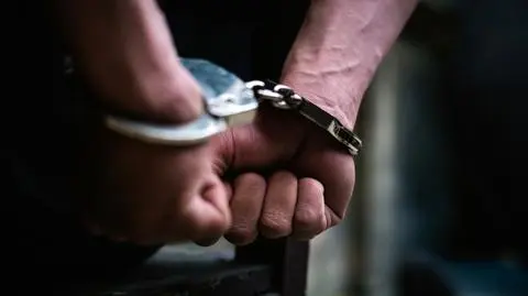 "Był agresywny i rzucił się na patrol policyjny". 36-latek z zarzutami