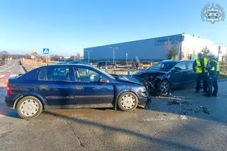 Czołowe zderzenie podczas ucieczki przed policją