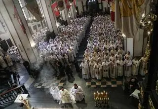 Dzwon zabrzmi 88 razy. Księga kondolencyjna i msza w intencji papieża