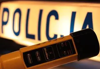 Pijany kierowca jechał bez świateł. "Liczył, że policjanci go nie zauważą"