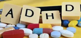 Nie tylko poprawa koncentracji. Nowe badanie o efektach leków na ADHD