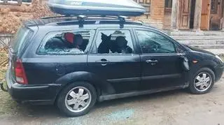 Auta mają powybijane szyby