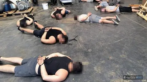 Służby zlikwidowały nielegalne wytwórnie wyrobów tytoniowych